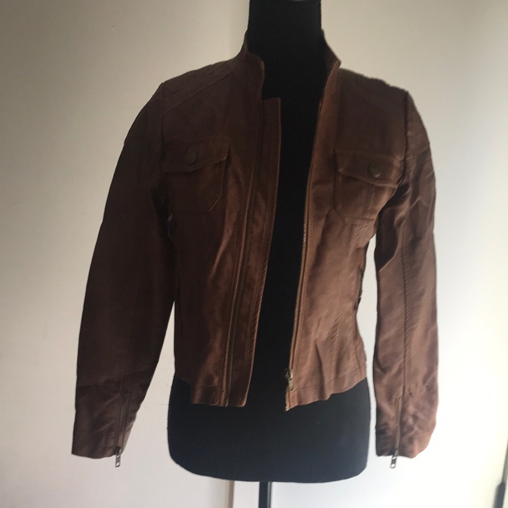 Non leather material. Great condition